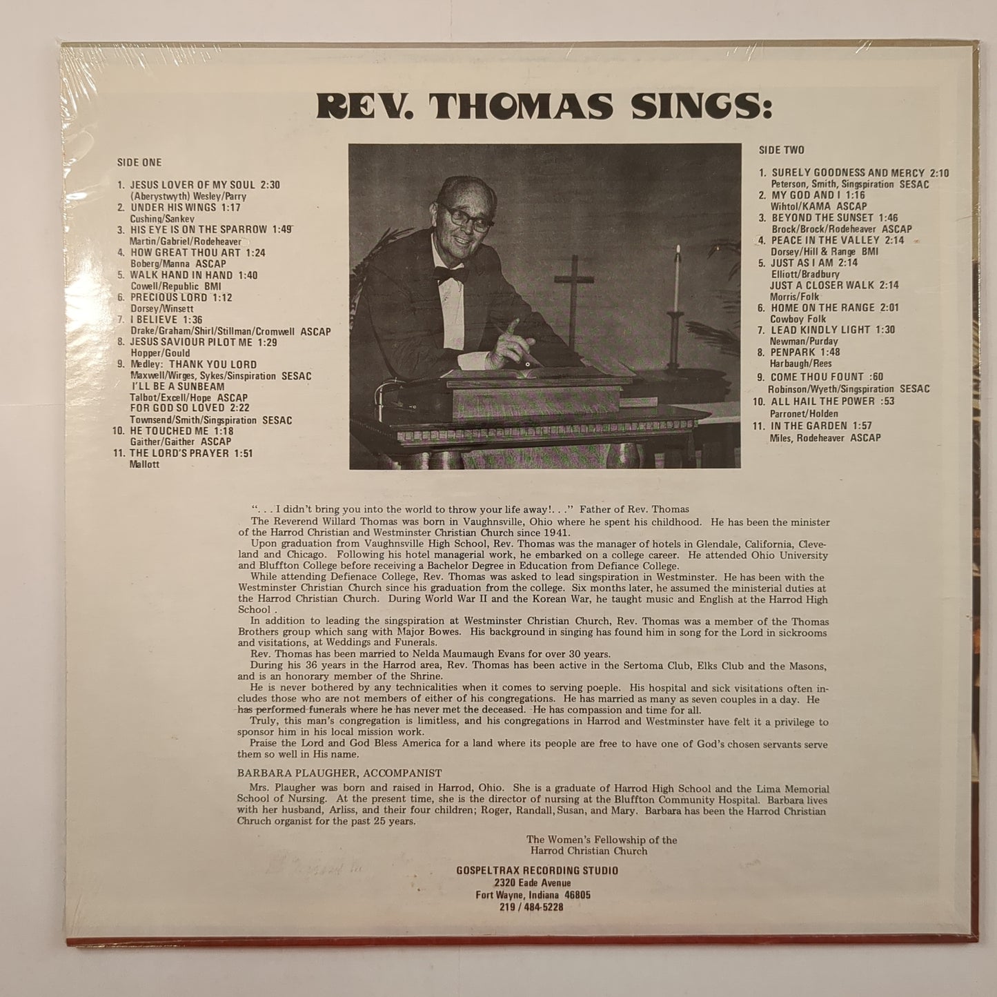 El reverendo Thomas canta