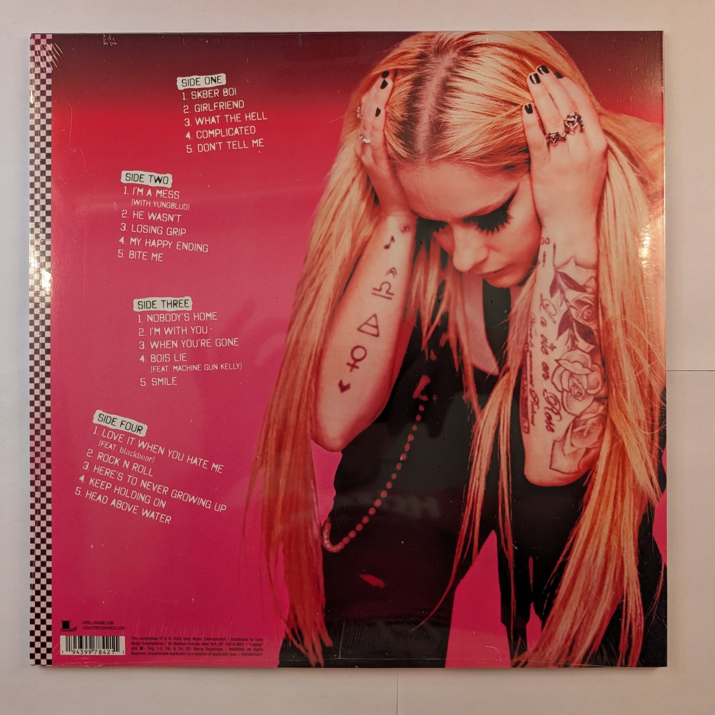 Avril Lavigne - 'Greatest Hits'