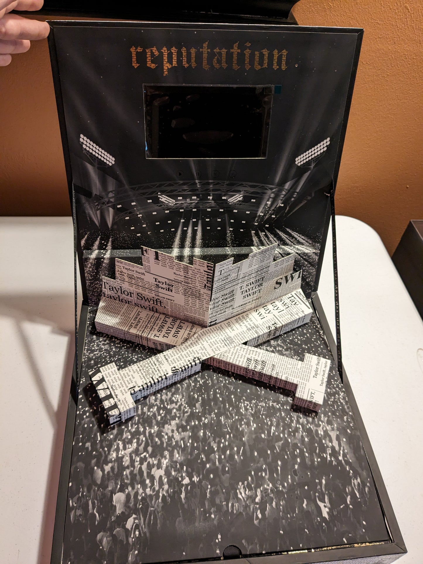Taylor Swift - 'Reputation' CD VIP Tour Box